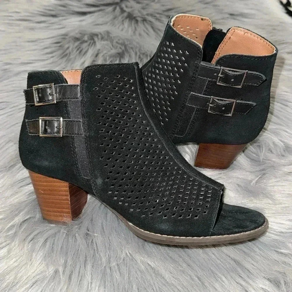 VIONIC Chryssa Peep Toe Booties Boots Black Suede Size 7 EUC Fall Shoes Comfy - Picture 1 of 10